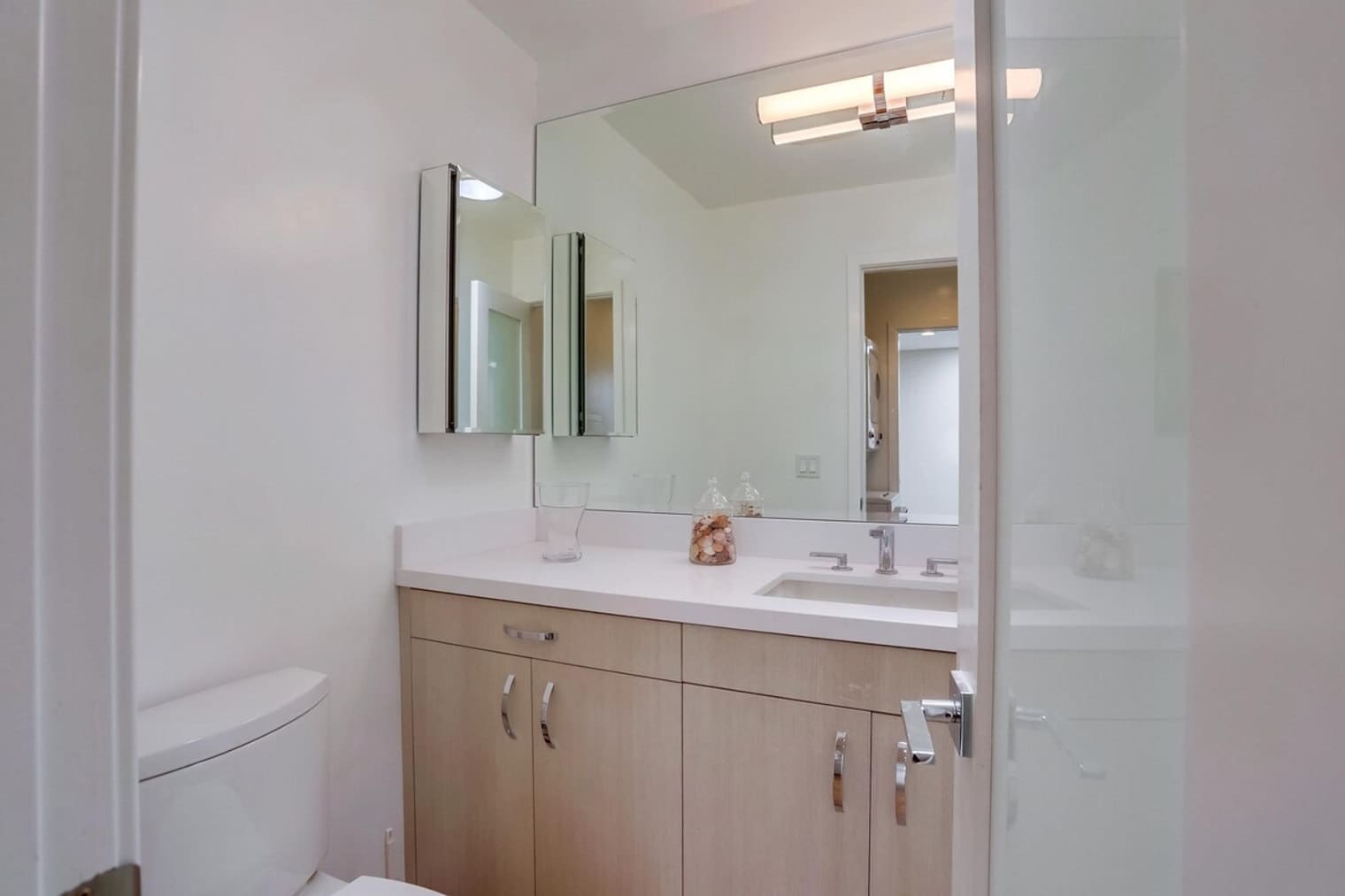 Building Photo - 450 S Sierra Ave