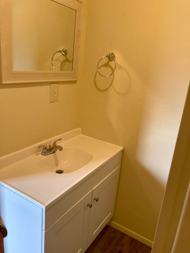 Building Photo - 703 W Ollie St