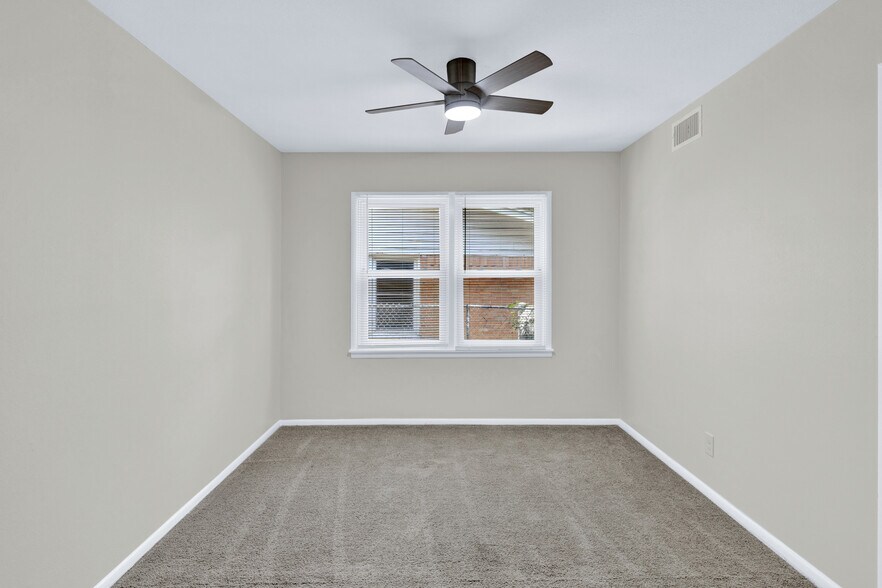 Building Photo - 4014 Sun Valley Dr