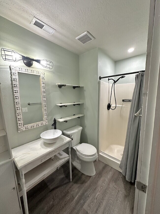 Building Photo - "Charming 2-Bed, 2-Bath Townhouse with Cozy Fireplace in Prime St. George Location!"