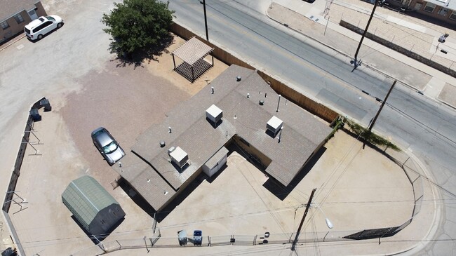 Building Photo - 8903 Old County Dr