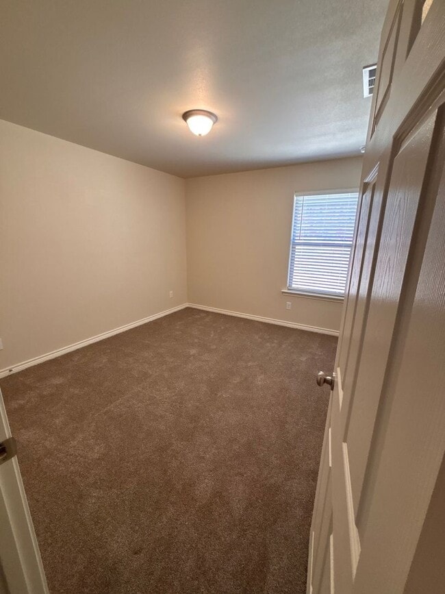 Building Photo - Spacious 4-Bedroom New Build by Silver Leaf Homes