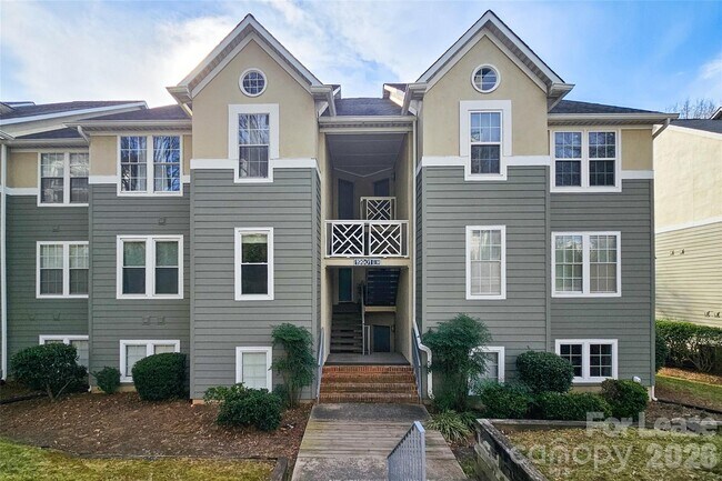 Building Photo - 19901 Henderson Rd