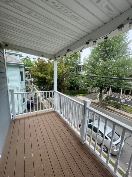Building Photo - 48 Standish St