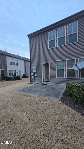 Building Photo - 102 Brier Crossings Loop