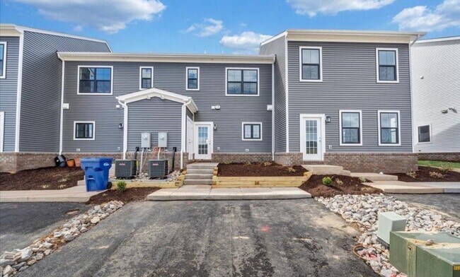 Building Photo - Brand New Townhouse in Blacksburg,VA.