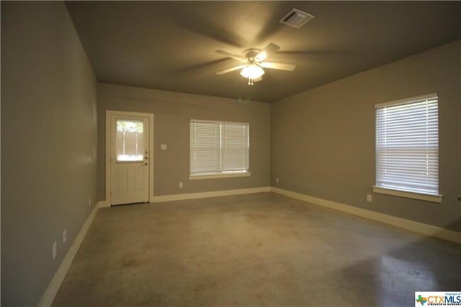 Building Photo - 1007 Mission Dr