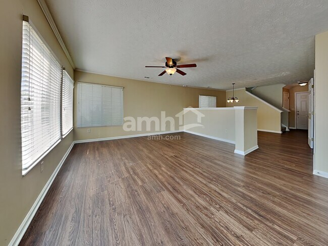 Building Photo - 9937 Whispering Pine Dr