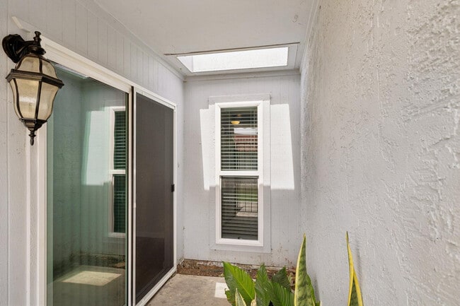 Building Photo - 6816 N 35th Ave