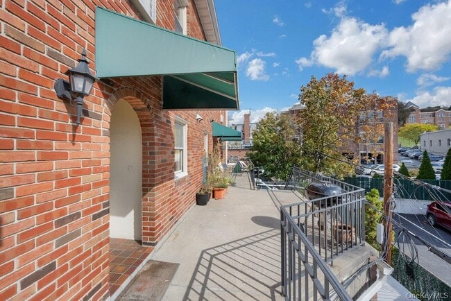 Building Photo - 38 Beekman Ave