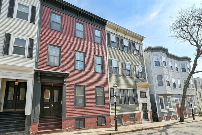 Building Photo - 31 Pleasant St