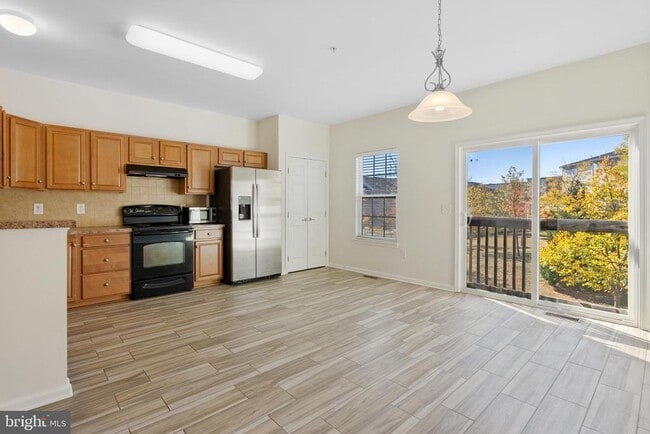 Building Photo - 407 Susan Cir