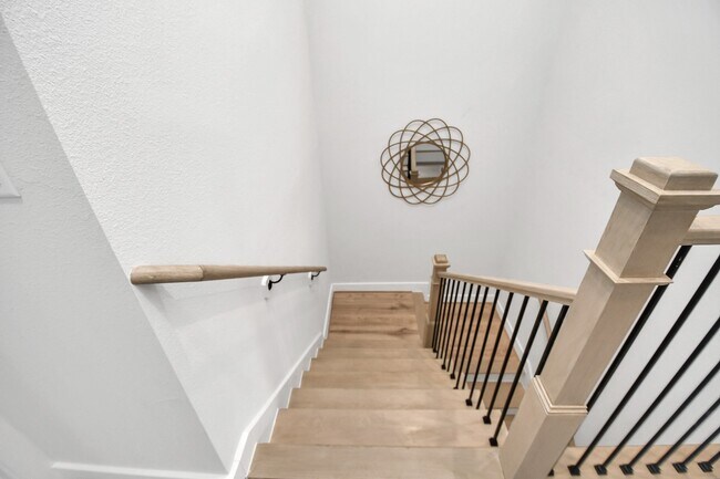 Building Photo - 6115 Campos Dr