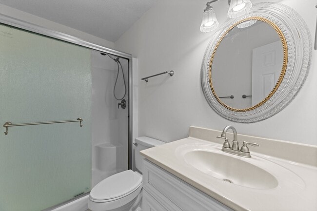 Building Photo - 3x2 Gem Nestled on Cul-DeSac in Premier Gated Marina Community!!