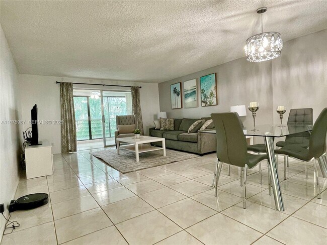 Building Photo - 131 SE 3rd Ave