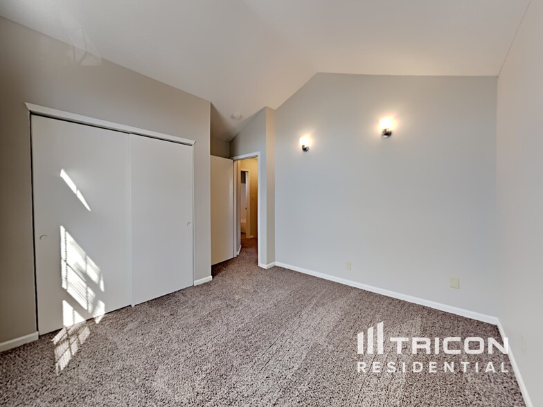 Building Photo - 5661 Buttercup Way