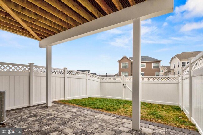 Building Photo - 11716 Emily Dickinson Pl