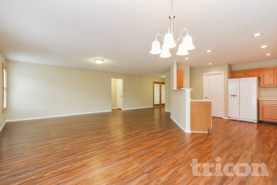 Building Photo - 8243 Firefly Way