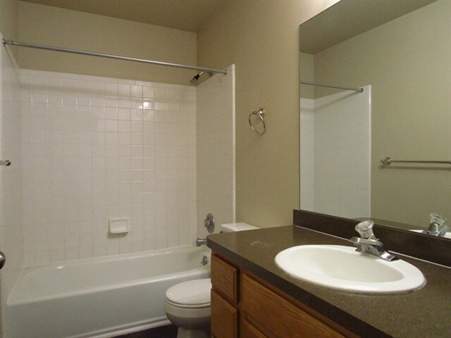 Building Photo - 771 S 900 E