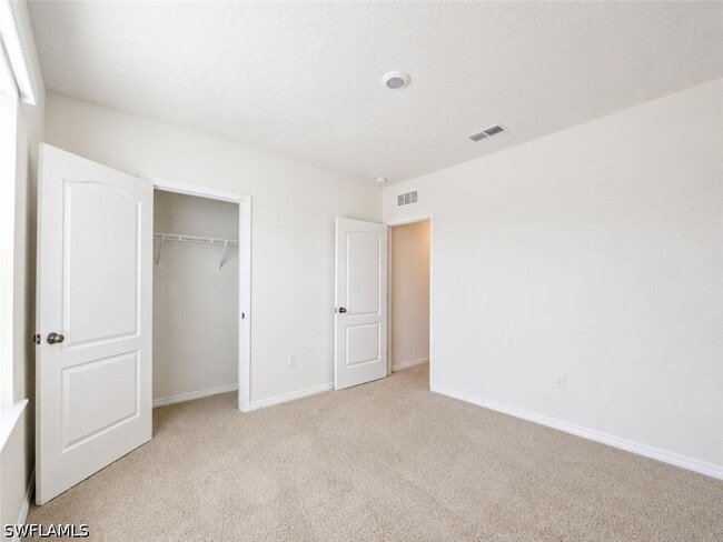 Building Photo - 2736 Dumont Ln