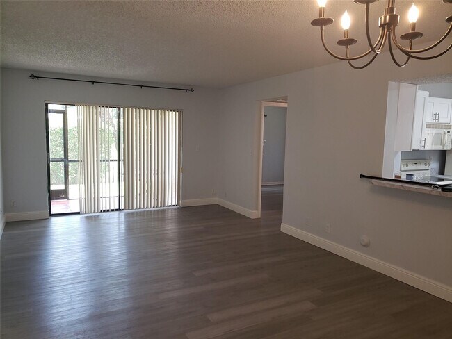 Building Photo - 12252 Royal Palm Blvd