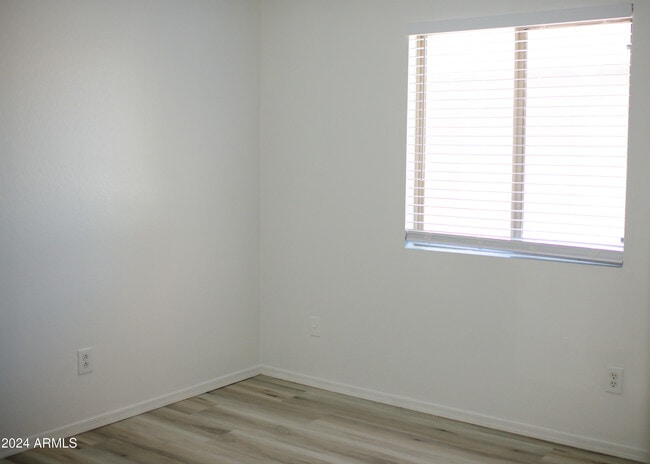 Building Photo - 14911 W Acapulco Ln