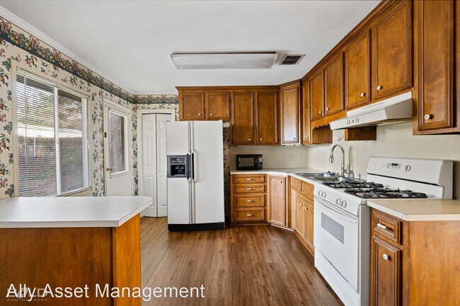 Building Photo - 3 br, 1 bath House - 2838 Smithfield Road