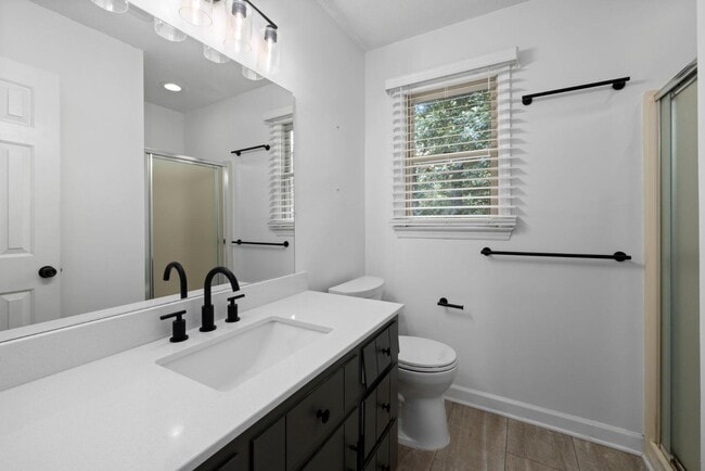Building Photo - 3804 Zenith Pl