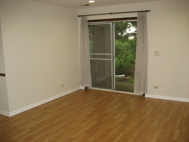 Building Photo - 329 Pembroke Ct