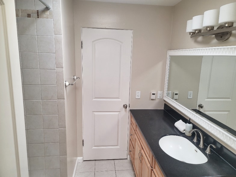 Building Photo - 3600 High Meadow Dr