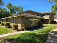 Building Photo - JAMACHA GREENS BEAUTY – FULLY REMODELED 2BR TOWNHOME!
