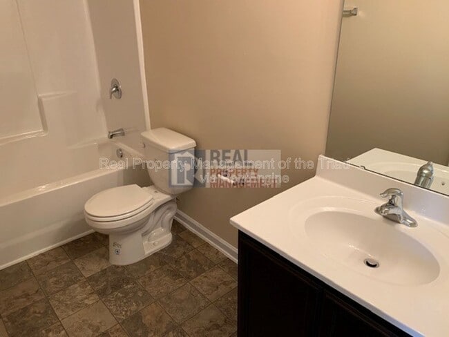 Building Photo - 3916 Mountainridge Dr