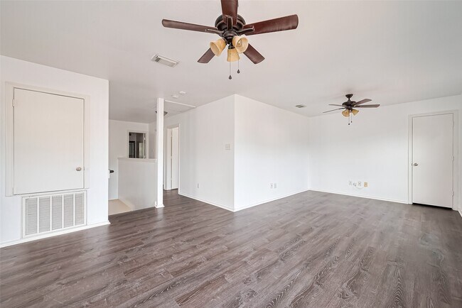 Building Photo - 508 Birch Cluster Ct