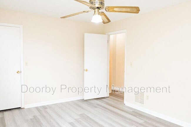 Building Photo - 7808 Holiday Hills Cir