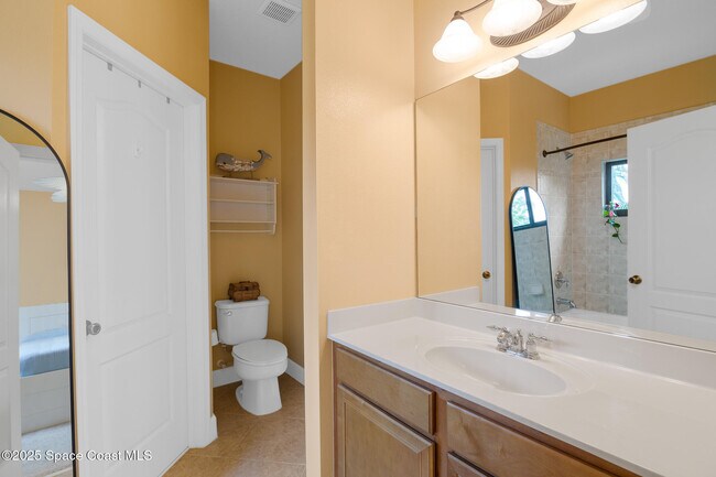 Building Photo - 746 Ventura Dr