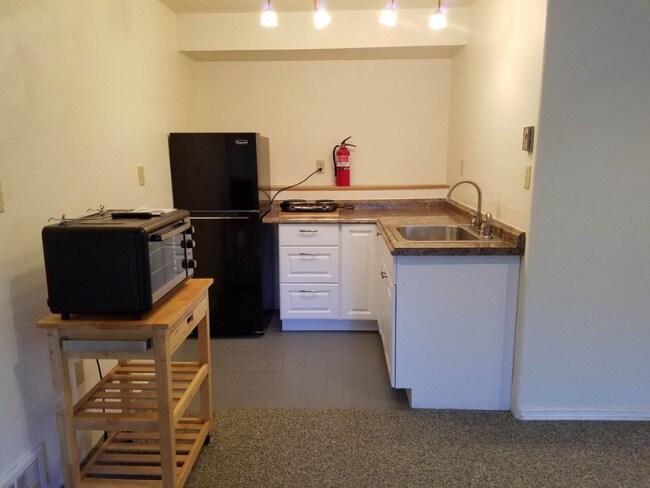 Building Photo - 28413 N Selkirk View Dr