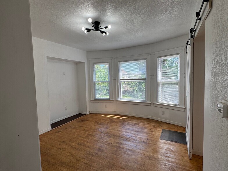 Building Photo - 420 N 29th St