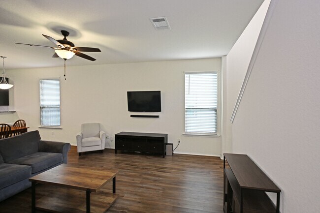 Building Photo - 138 Buttercup Bnd
