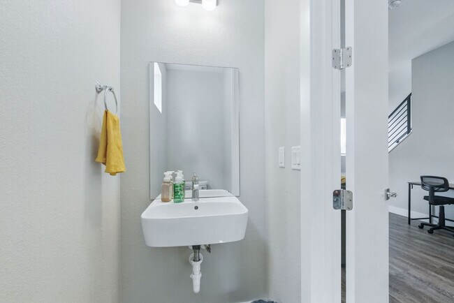 Building Photo - 6029 Benton St