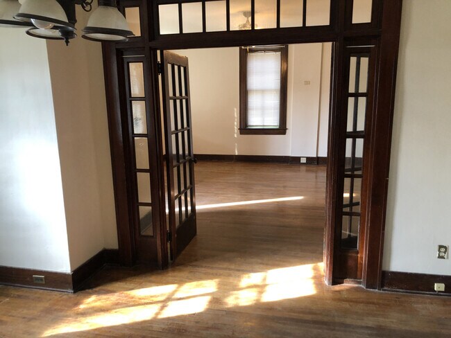 Building Photo - 2081 Garfield Ave