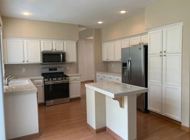 Building Photo - 3200 Fairlands Ct