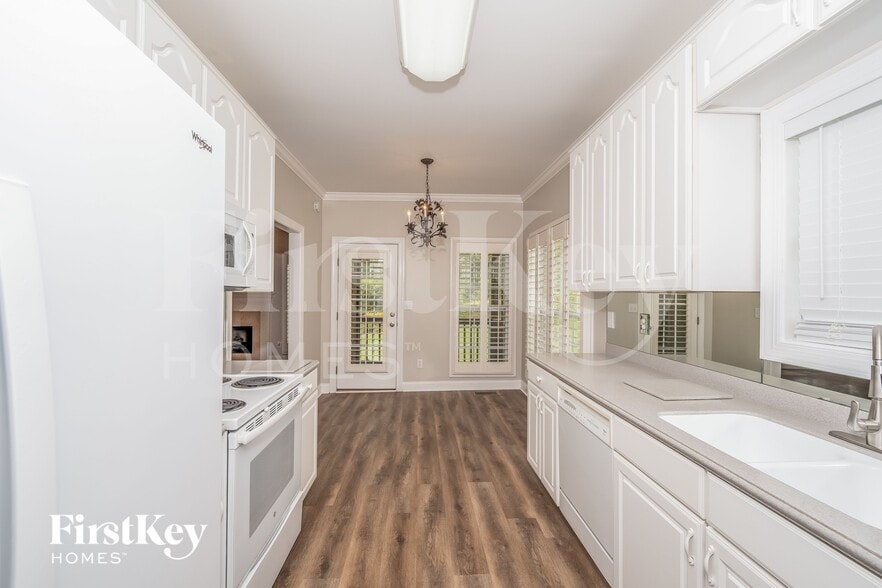 Building Photo - 1596 Mountain Lodge Trail