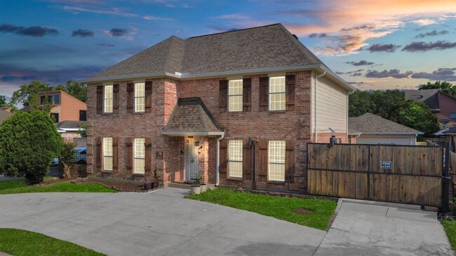 Building Photo - 11411 Briar Forest Dr