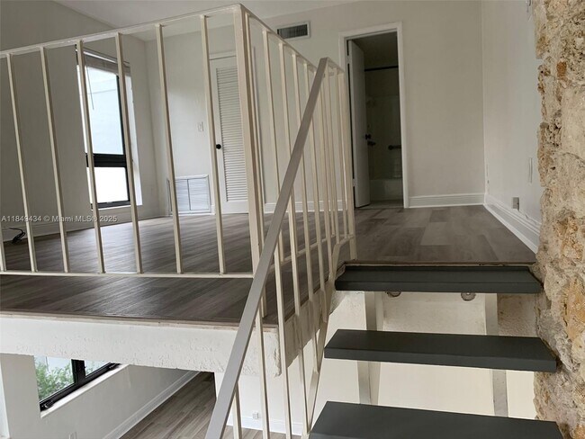 Building Photo - 24 Calabria Ave