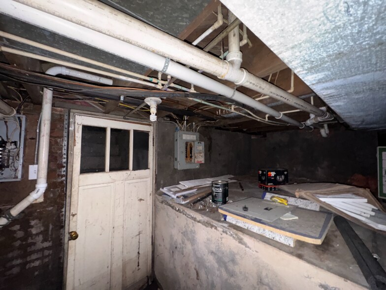 Building Photo - 112 N 13th St