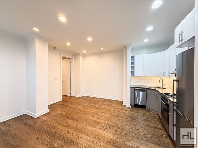 Building Photo - 410 Eastern Pkwy