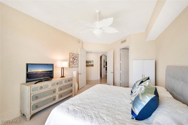 Building Photo - 2738 Tiburon Blvd E
