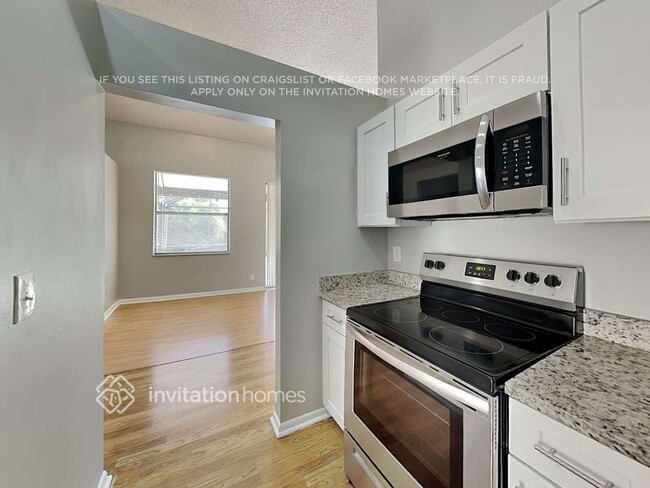 Building Photo - 5112 NW 49th Ave