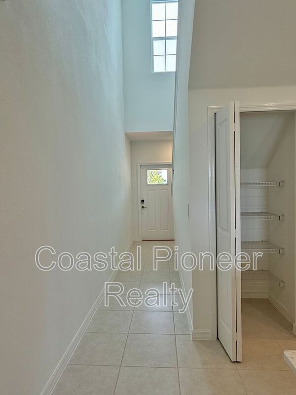 Building Photo - 9320 Bonita Mar Dr