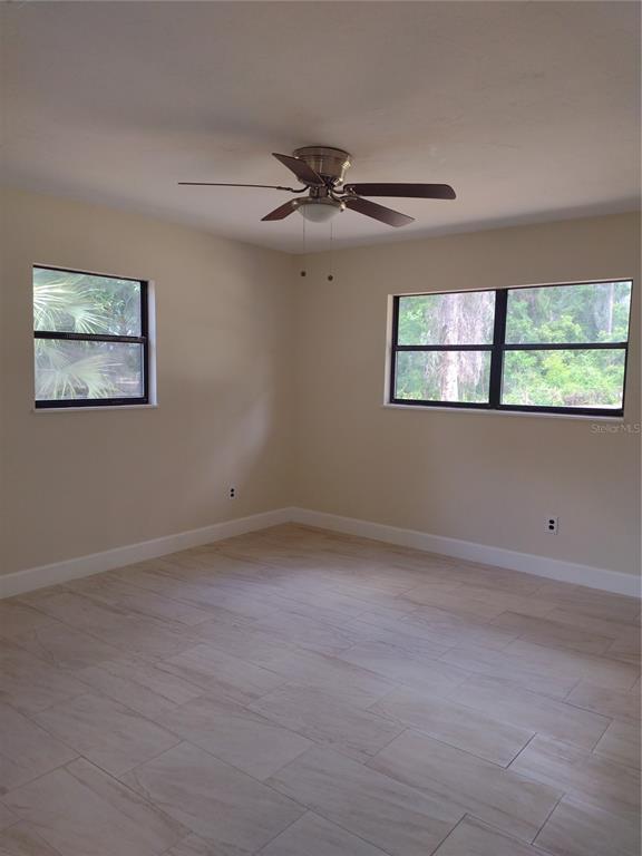 Building Photo - 4400 NE 139th Ln